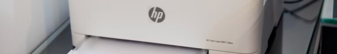 HP laserskrivare med pappersfack – kompakt skrivare för kontor och hem.
